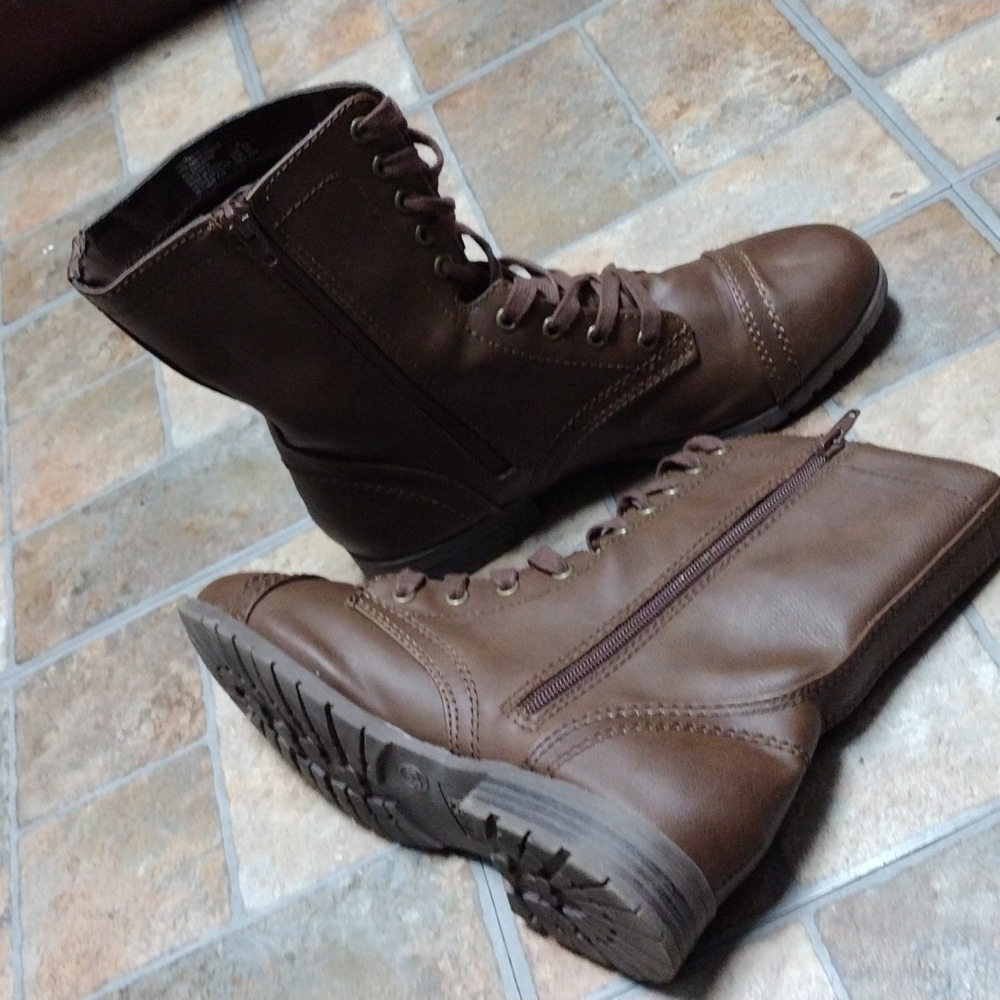 Boot's